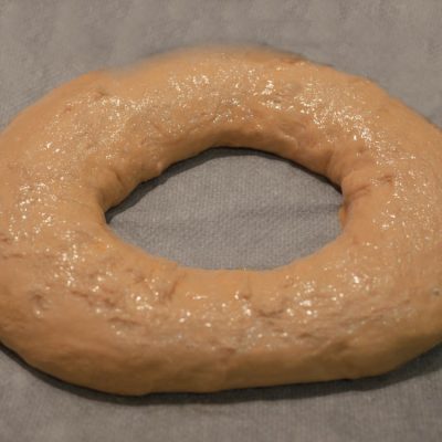 Imagen de, masa fermentando con forma de rosco